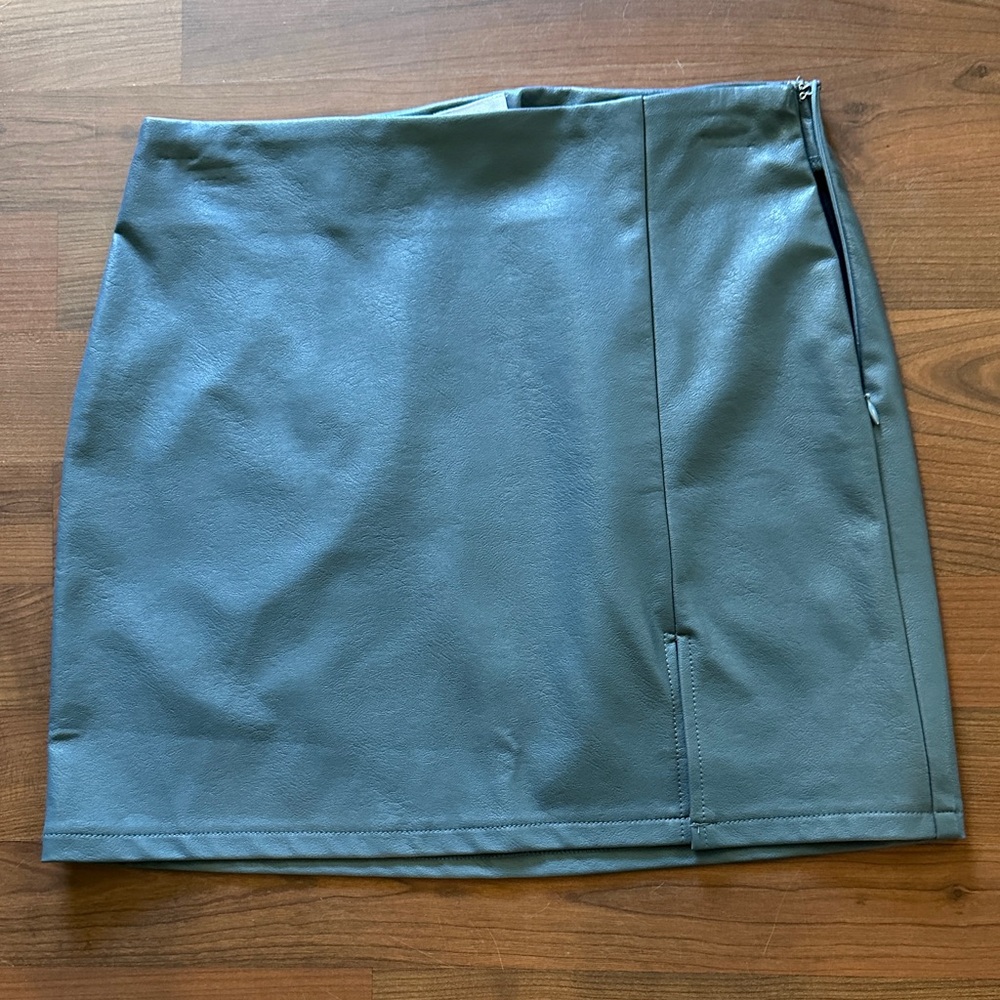 Le Lis Teal Pencil Skirt